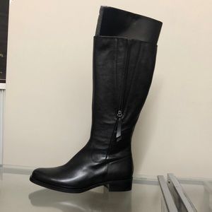 ECCO BOOTS New without tags Women’s SIZE 10.5 41